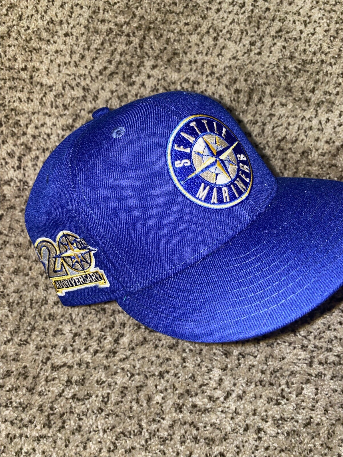 baseball hat - image 1