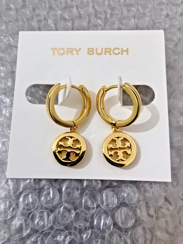 Pendientes TORY BURCH CRISTAL BLANCO CON INCRUSTACIONES LOGOTIPO DE ORO HUECO Foto 3 de 3