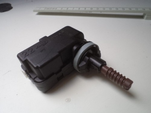 Stellmotor GM Opel LWR Leuchtweitenregulierung 90006922 12V 28 22