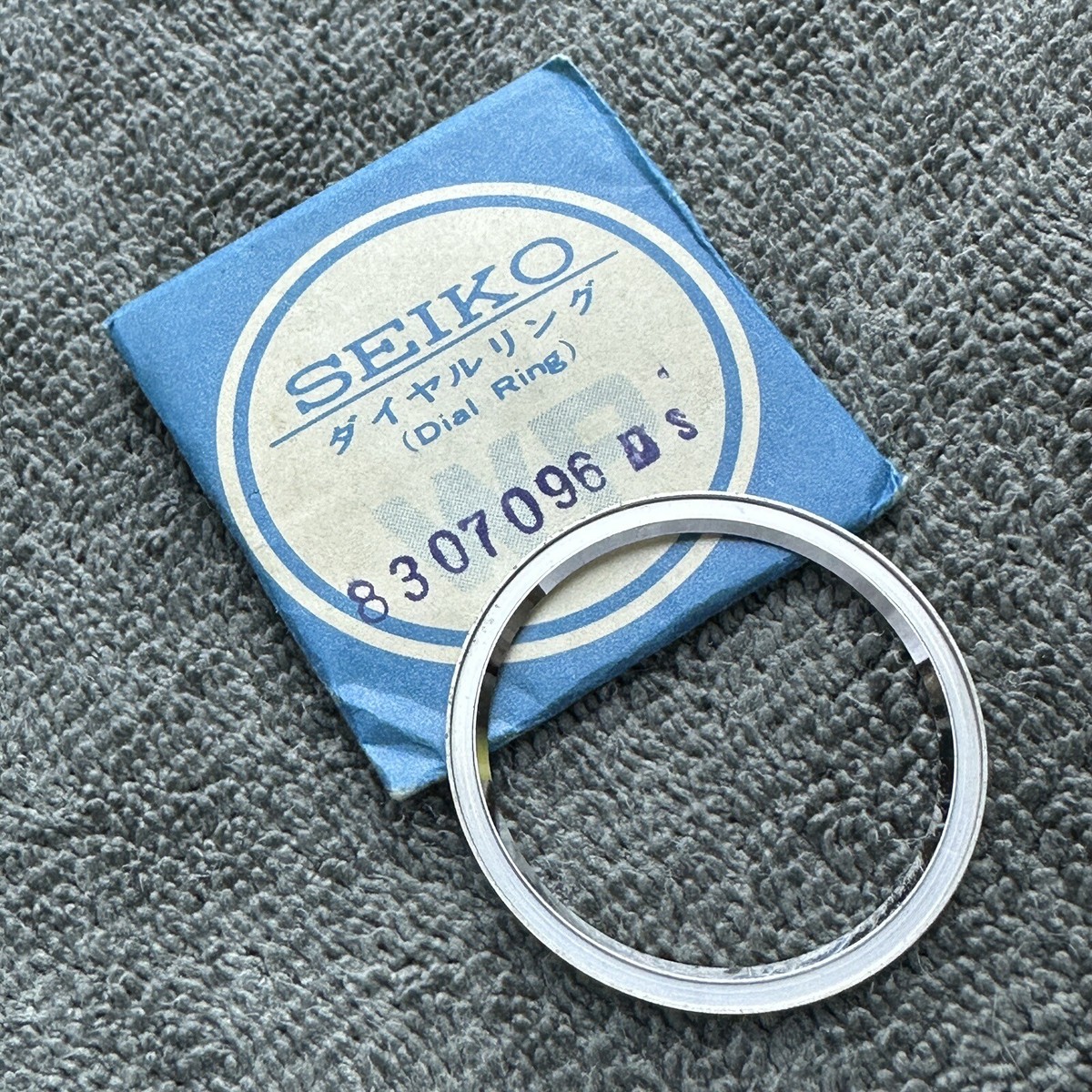 NOS ORIGINAL CHAPTER RING VINTAGE SEIKO 6106-8120, 6119-812x