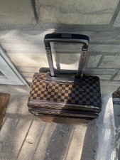 Maleta de mano Luis Vuitton genuina, leves daños en el asa superior