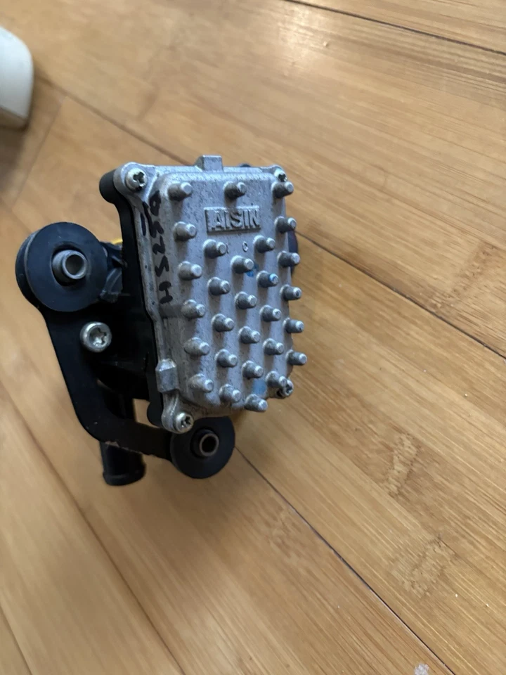 Toyota насос в сборе масло с двигателем 35300-48010 Higlander Lexus HS250h Rx400h гибрид - Изображение 3 из 4