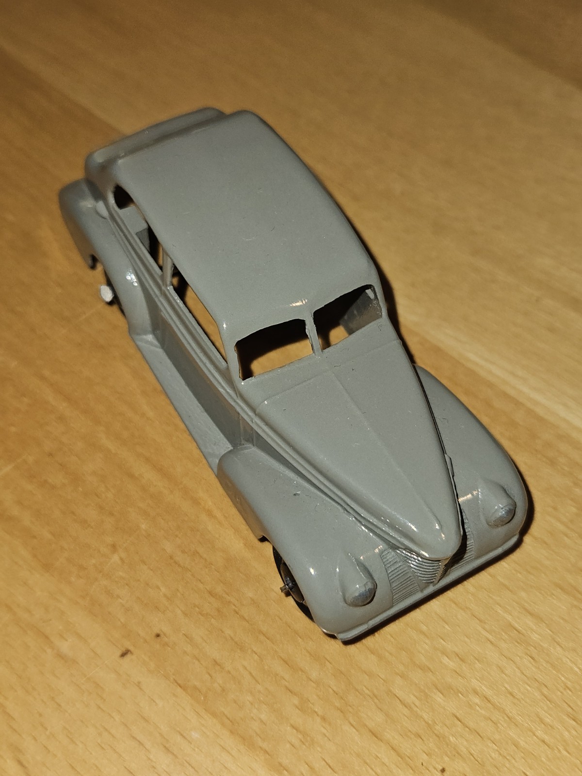 Dinky 39b, Oldsmobile 6 Sedan - Free Price Guide & Review