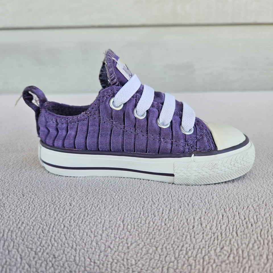 Converse CTAS низкий верхний фиолетовый атласный надевающийся кроссовок ребенка ясельного возраста размер 5 эластичный - Изображение 4 из 4