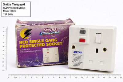 Smiths Timeguard RCD12WL 13A RCD geschützte Steckdose 30mA 240V New Old Stock
