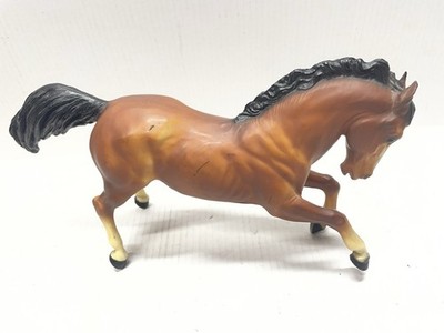 Breyer Traditional Running Stallion Chestnut Galloping Horse Model USA VTG 12 