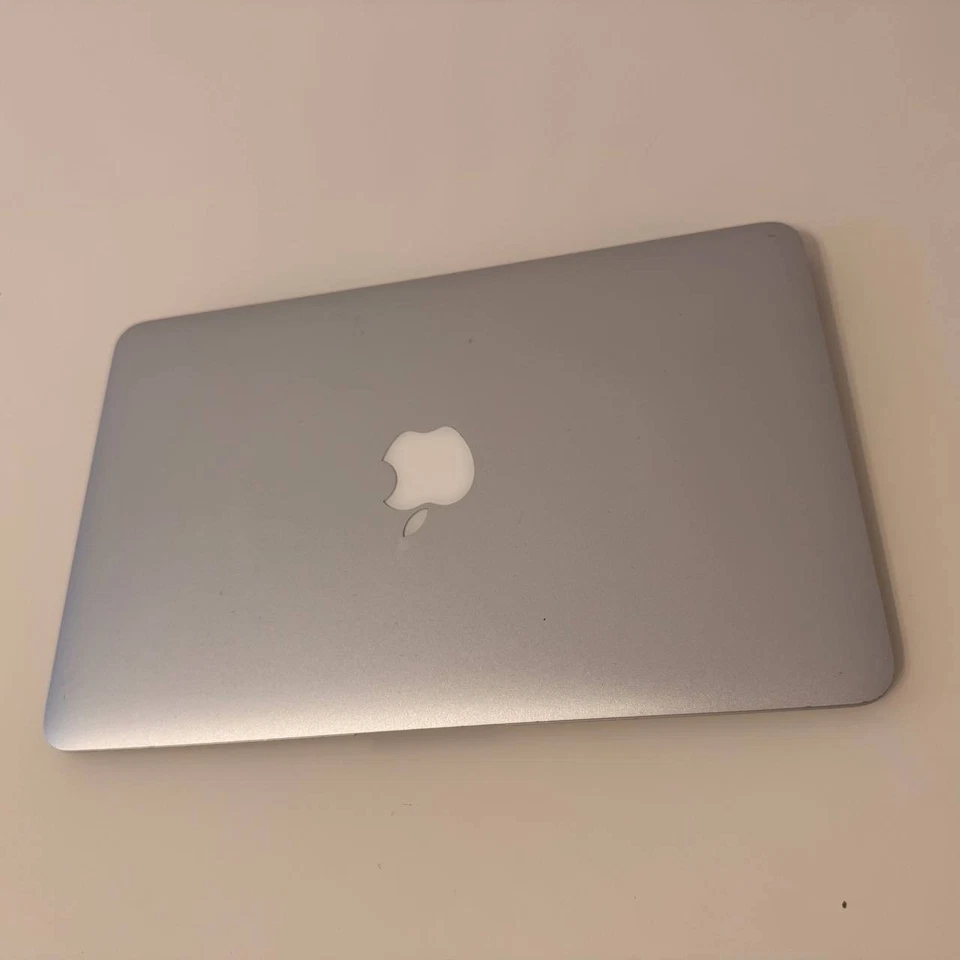 MacBook Air 11Zoll 2011 Core I5| 4gb | 256Gb | 62.Zyk - Bild 3 von 4