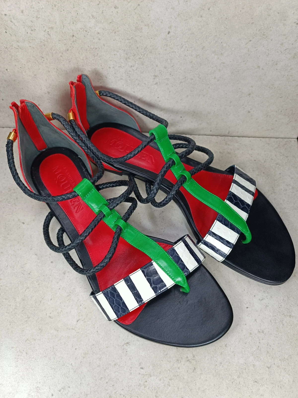 Alexander McQueen Thong Sandals sandali piatti in corda di pitone multicolore...