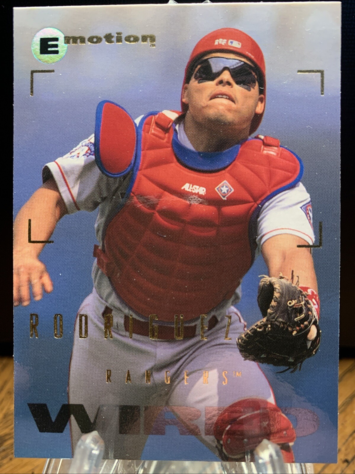 Ivan Rodriguez #88 1995 Fleer Emotion Wired Texas Rangers Baseball Card