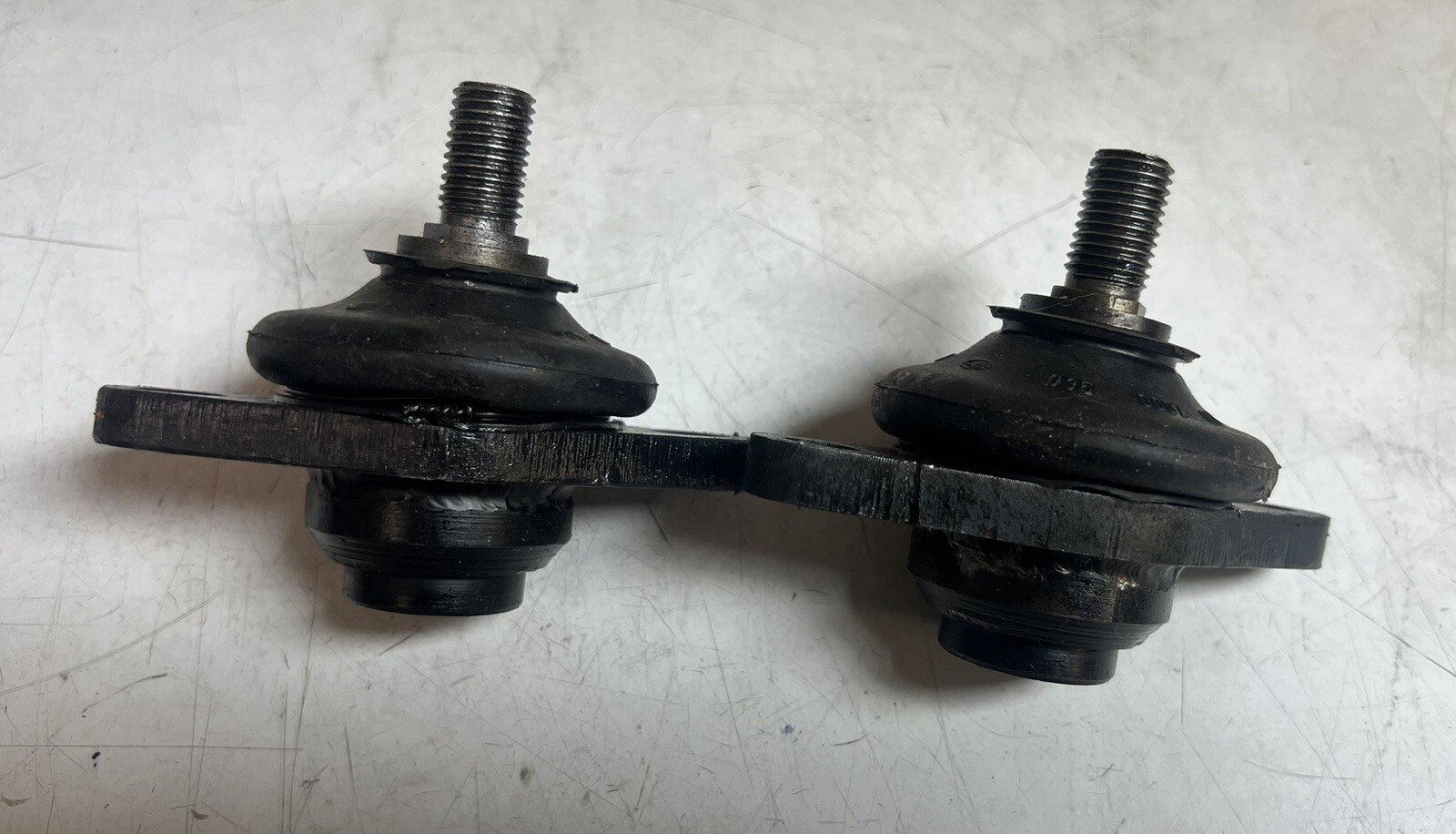 W123 19791985 300TD Wagon SLS hydraulic Shocks Strut BALL JOINTS SET