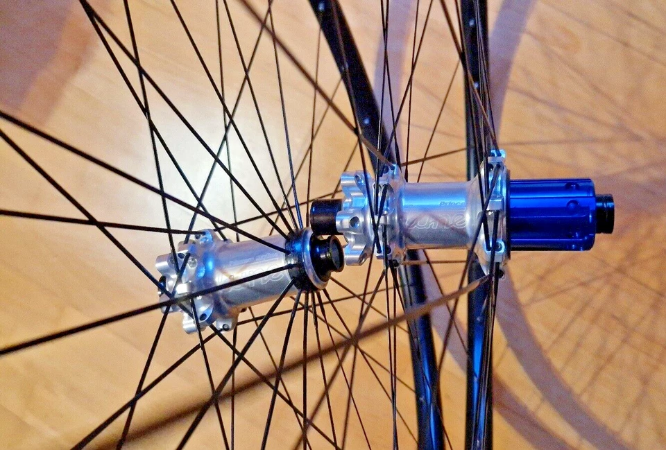 TUNE Prince Princess Skyline Notubes Crest MK3 29" 100x15 100x12 142x12 silber - Bild 4 von 4