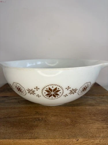 Pyrex Town and Country 444 Cinderella Bowl Vintage