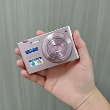 Samsung MV900f 16.1MP 5x Zoom Flip-out Touch Screen Camera