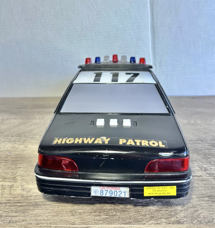 Carro de patrulha rodoviária Funrise 1994 #117 super raro com luzes e som testados 14"" - Imagem 2 de 4