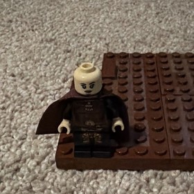 LEGO Star Wars Minifigure Dark Brown Hood & Cape, Black Outfit