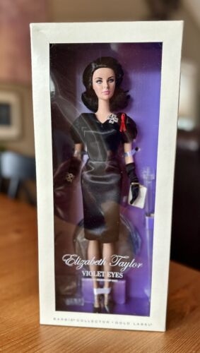 Mattel Barbie  Elizabeth Taylor Violet Eyes Silkstone Gold Label - Afbeelding 1 van 7