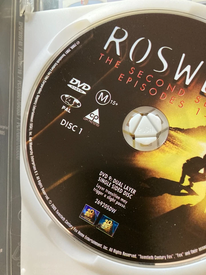 Roswell The Complete Primera y Segunda Temporada 12 Discos, 2 Juegos de Caja, R 4 Foto 4 de 4