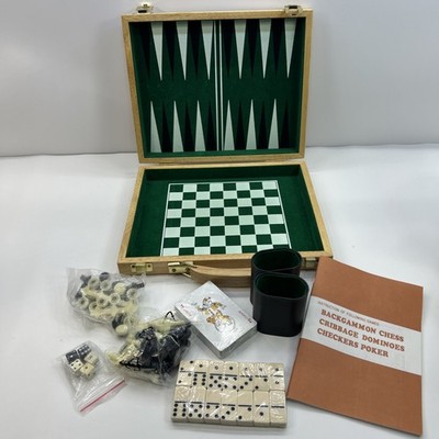 Klassische Spiele aus Holz Schach, Backgammon, Dominosteine, Dame, Karten 