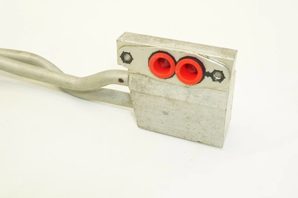 🔅 Manguera enfriador de aceite de motor Chevrolet Suburban 2015-2020 OEM 84424416 Foto 2 de 4