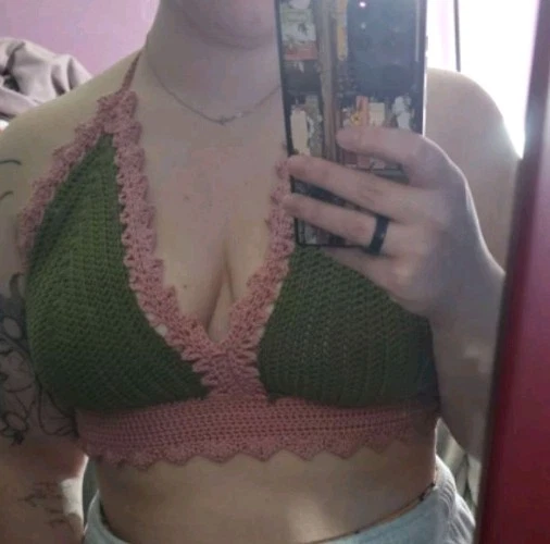 Top Halter Crochet Rosa y Verde Bambú Crochet Talla Grande Foto 3 de 4