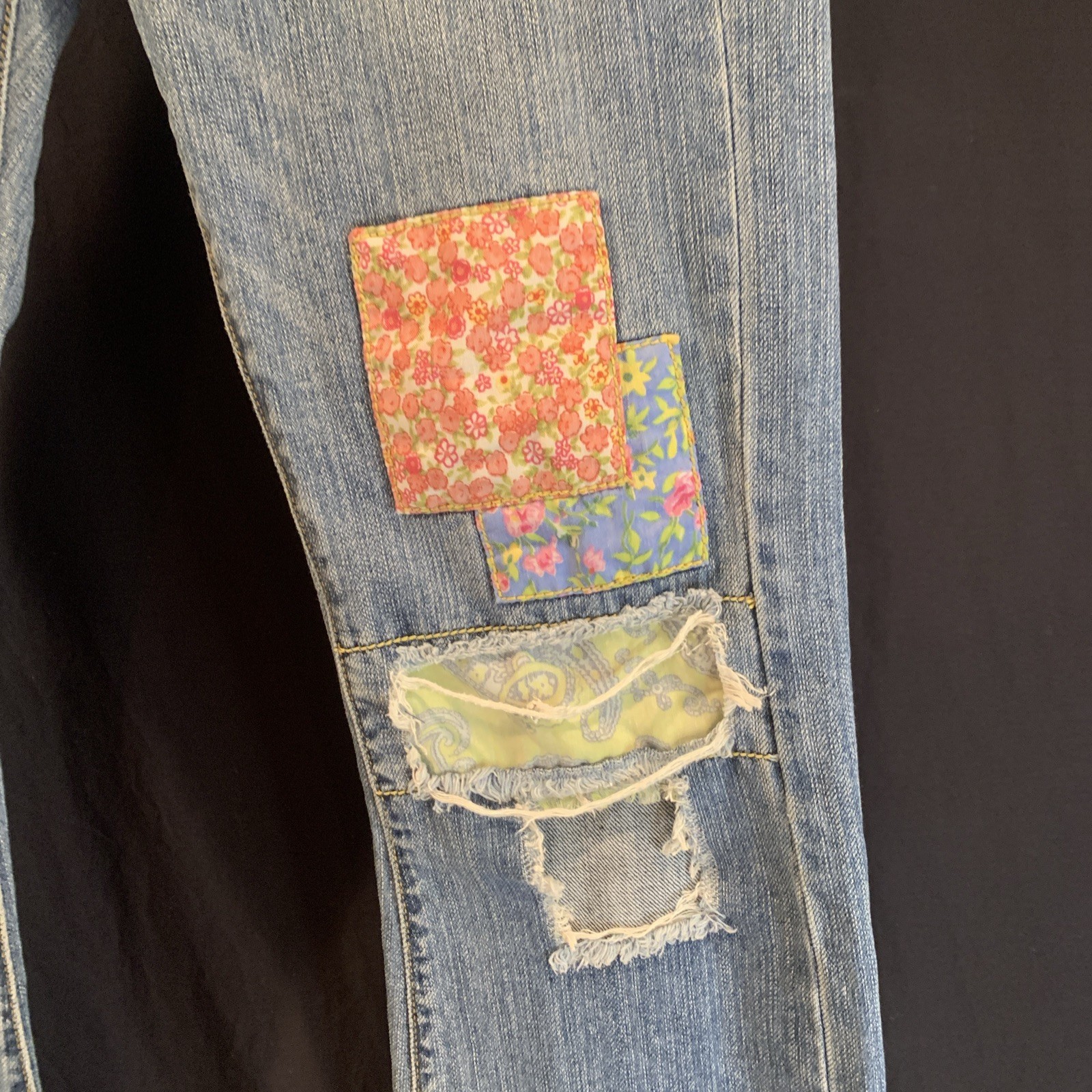 Levi S 513 Slouch BootCut Patchwork Mid Wash  Jea… - image 4