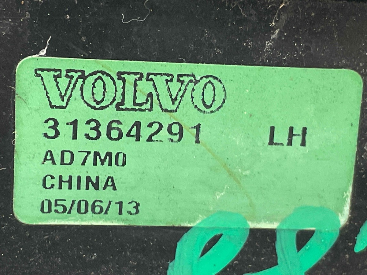 2014 Volvo 80 Series Tail Light Driver Left Side LH Assembly