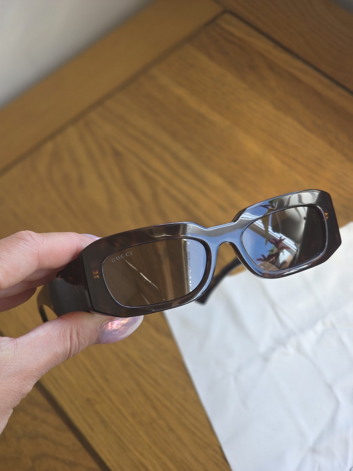 Gucci • Rectangle Frame Sunglasses • Tortoise She… - image 6