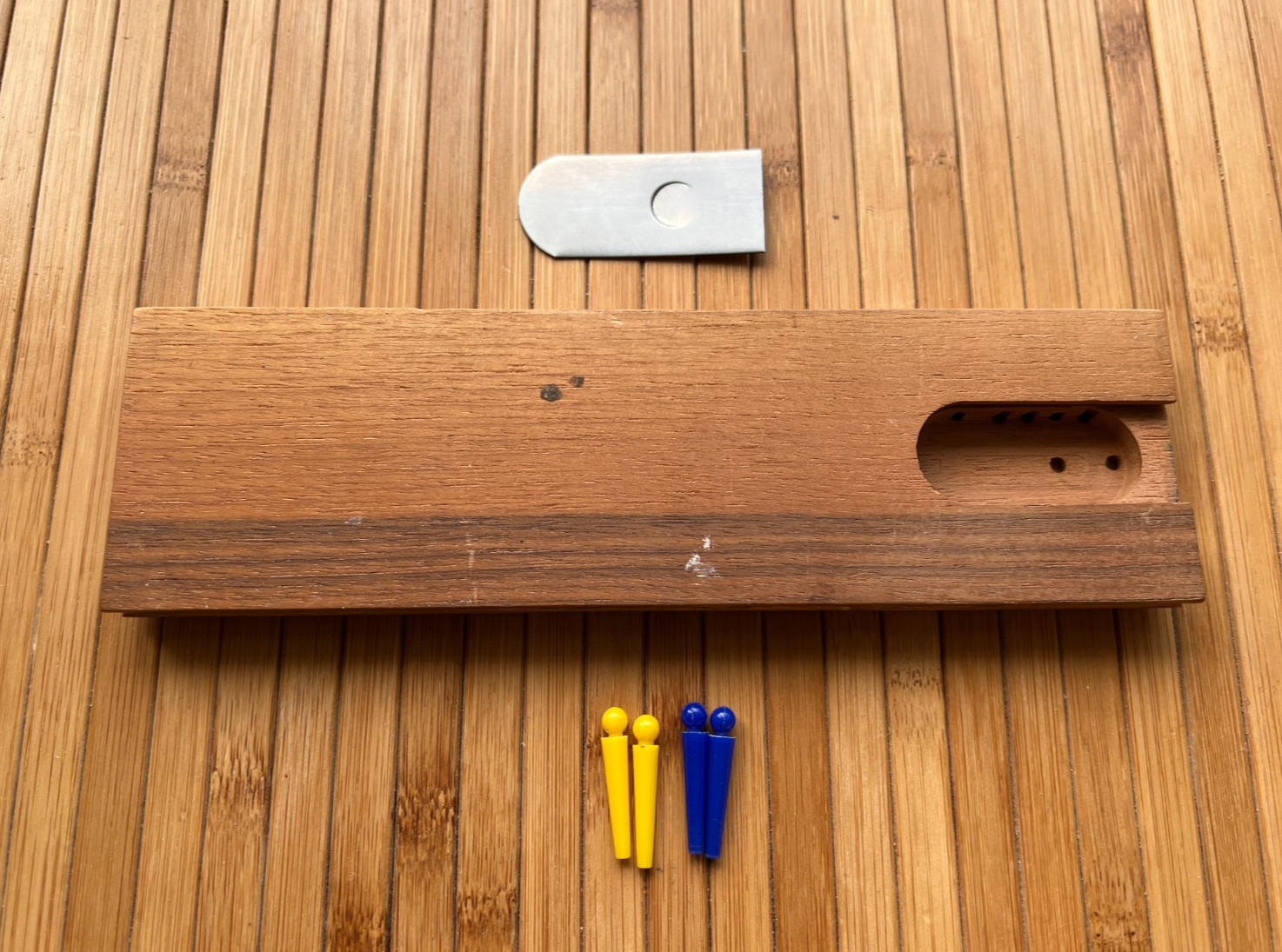 Vintage Drueke Cribbage Wood Board + 4 Pegs Game USA Made