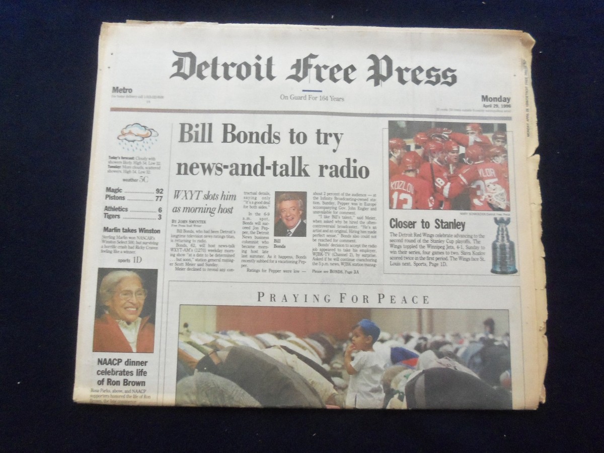 1996 APR 29 DETROIT FREE PRESS NEWSPAPER-RED WINGS ADVANCE TO 2ND ROUND- NP  7279