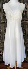 Trillium Vintage Ivory Lace Trim Lined Nightgown. Size 34 Made In USA