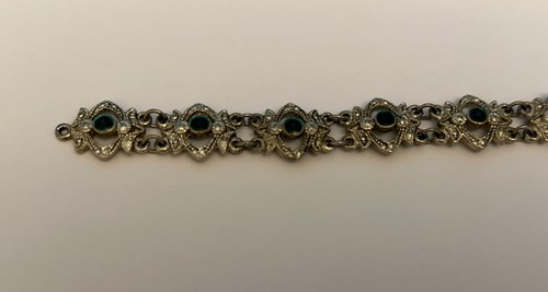 Filigree silver tone bracelet with faux green stones, 7โ - Picture 6 of 12