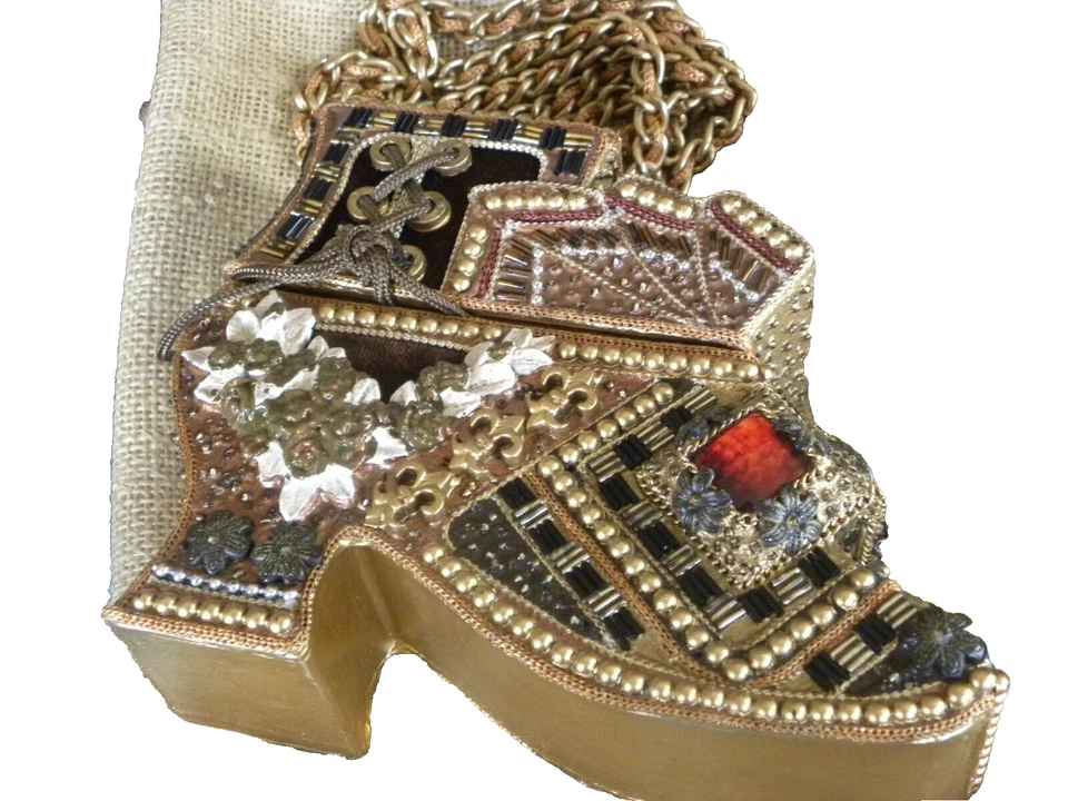 Bolso de Mano Mary Frances de Inspiración Victoriana Dorado Marrón Terciopelo Cartera Rojo Zapato con Joyas Foto 2 de 4