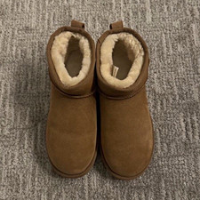 UGG classic ultra mini boots super cute, tren...