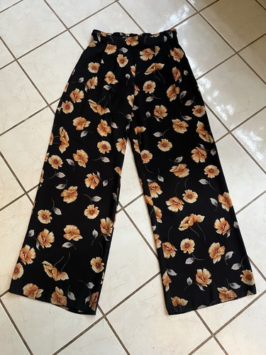 FOREVER 21 NEW! Black/Gold Floral Silky High Rise Wide Leg Pull On Pants Sz S - Picture 1 of 9