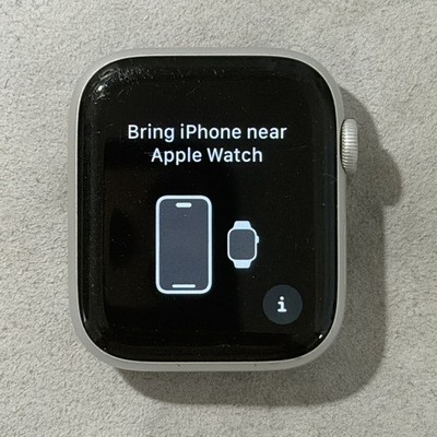 Apple Watch Series 4 44 mm Silver Aluminum Case with White Sport Band (GPS+LTE)