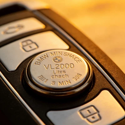 Rechargeable VL2020 lithium button cell for BMW MINI, 180° pins - Bild 1 von 4