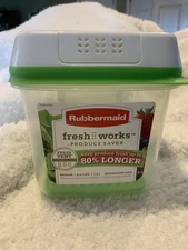 Rubbermaid Fresh works Produce Saver Medium 6.3 Cups Fresh vent Technology NEW!