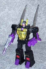 Transformers Legacy Kickback deluxe generations insecticon
