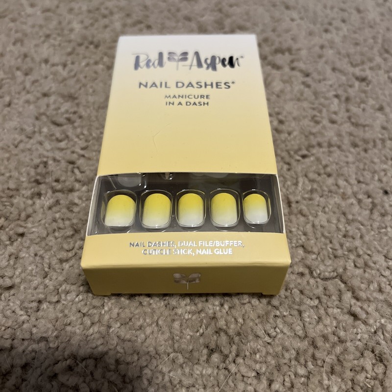 Red Aspen Nail Dashes Sunday Mimosa Serina New In Box Press On Ombre Nails