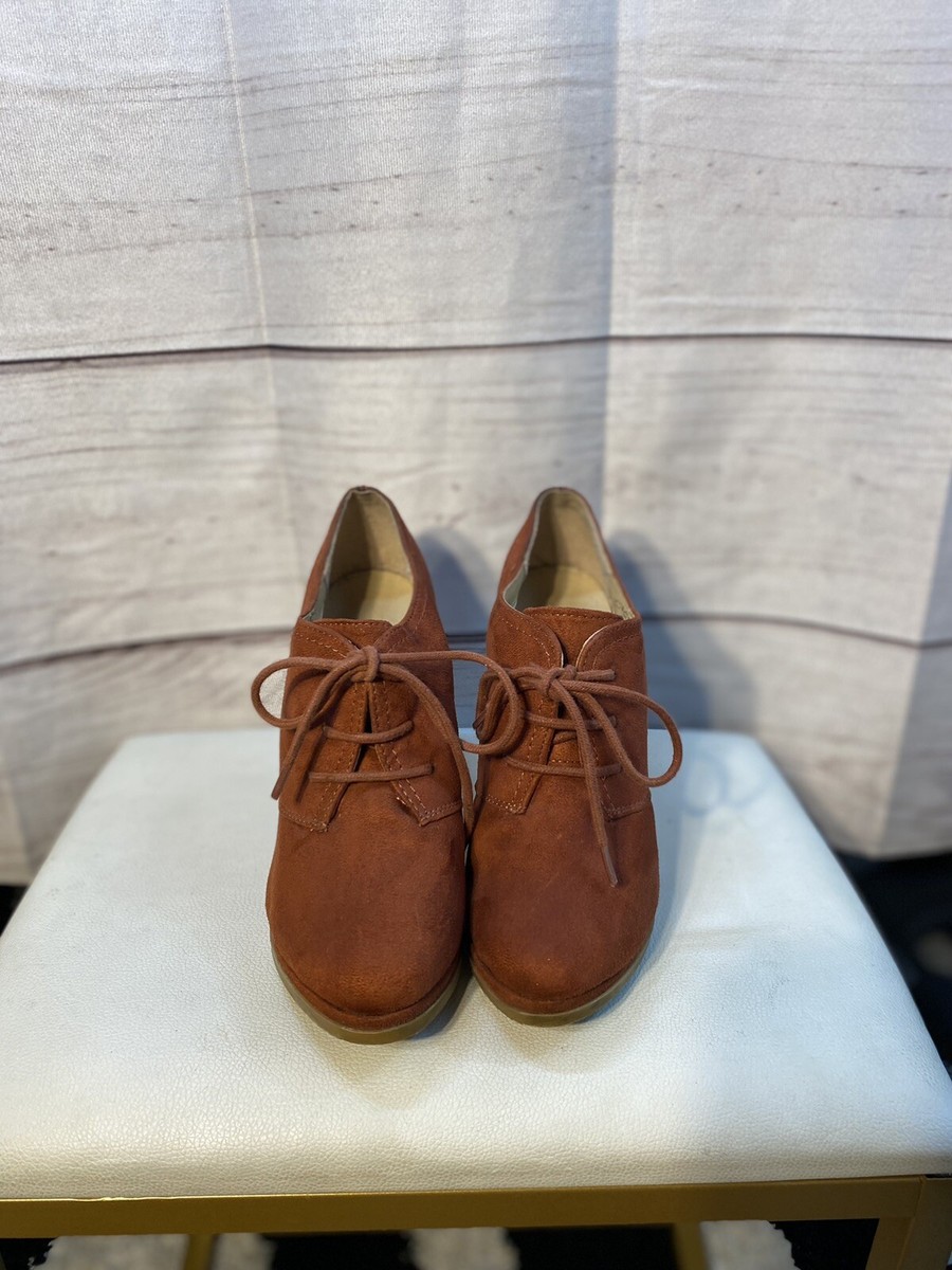 Graceland Tan Elegant women oxfords shoes with brogues, vintage