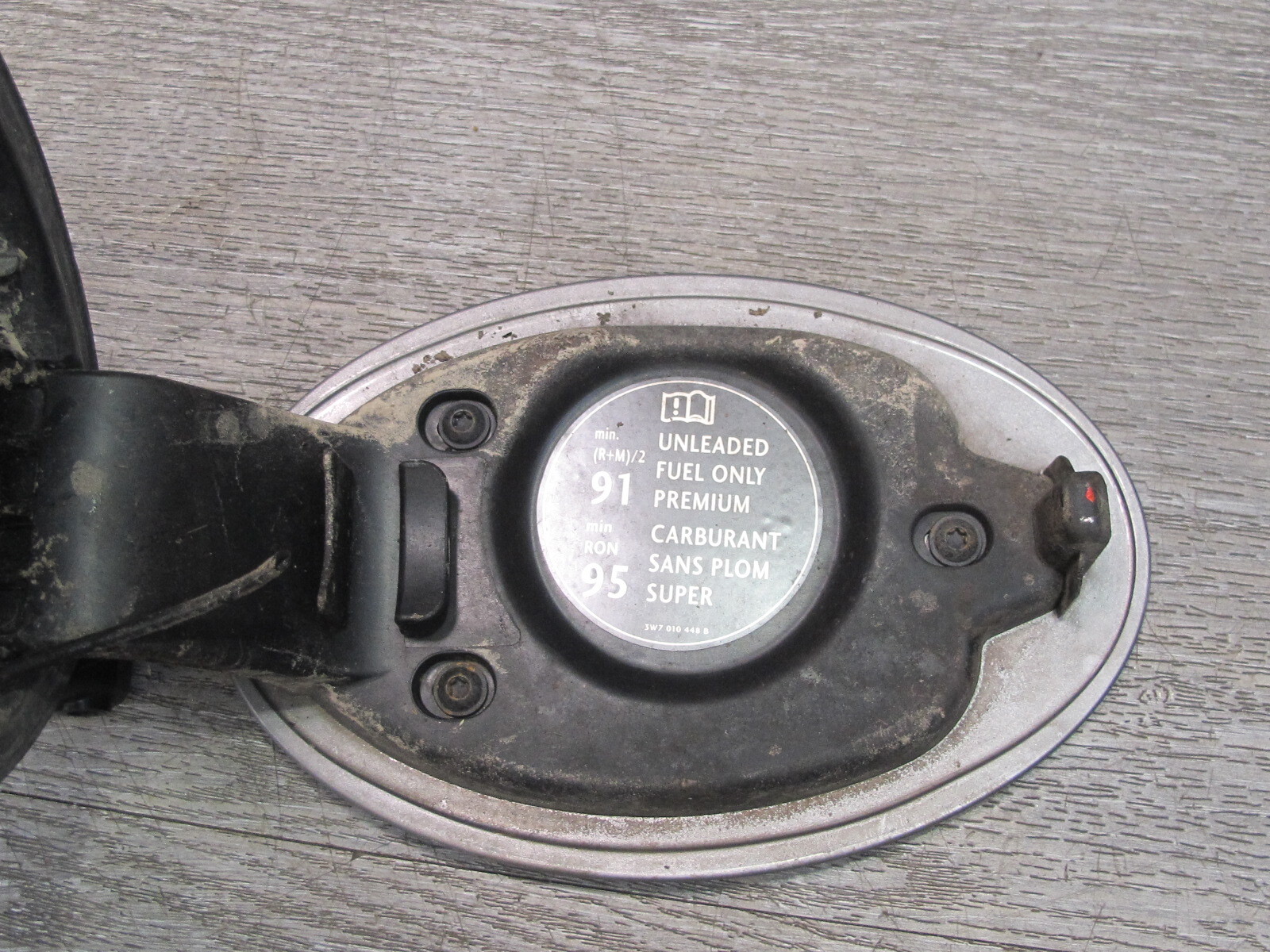 Bentley Continental GT 2003-2010 Fuel door Silver
