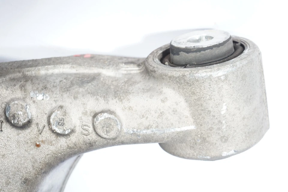 Оригинальный задний левый нижний рычаг управления со стороны водителя для BMW 745Li 2002–2005 годов выпуска - Изображение 3 из 4