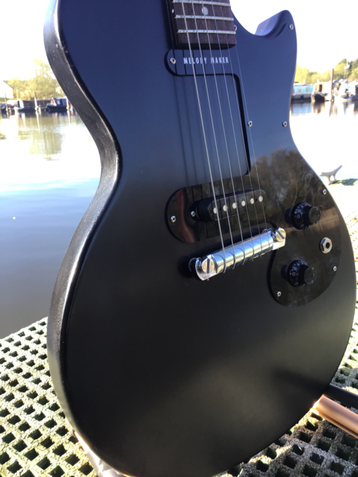 Gibson Melody Maker - fast free post