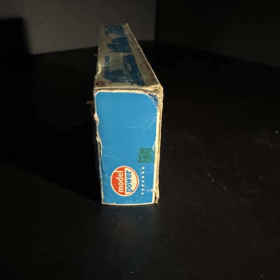 Model Power Vintage Plastic Dunlop Truck And Trailer - Image 4 of 4