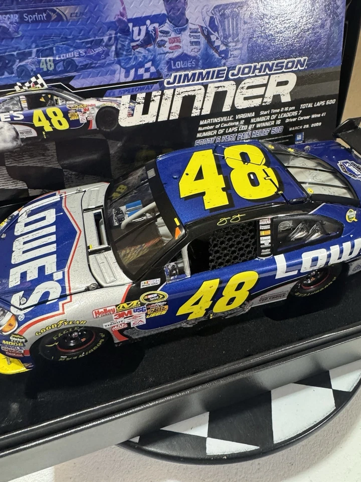 RARE Jimmie Johnson #48 Lowe’s Martinsville Raced Win ELITE 2009 1/24 Diecast - Image 4 of 4