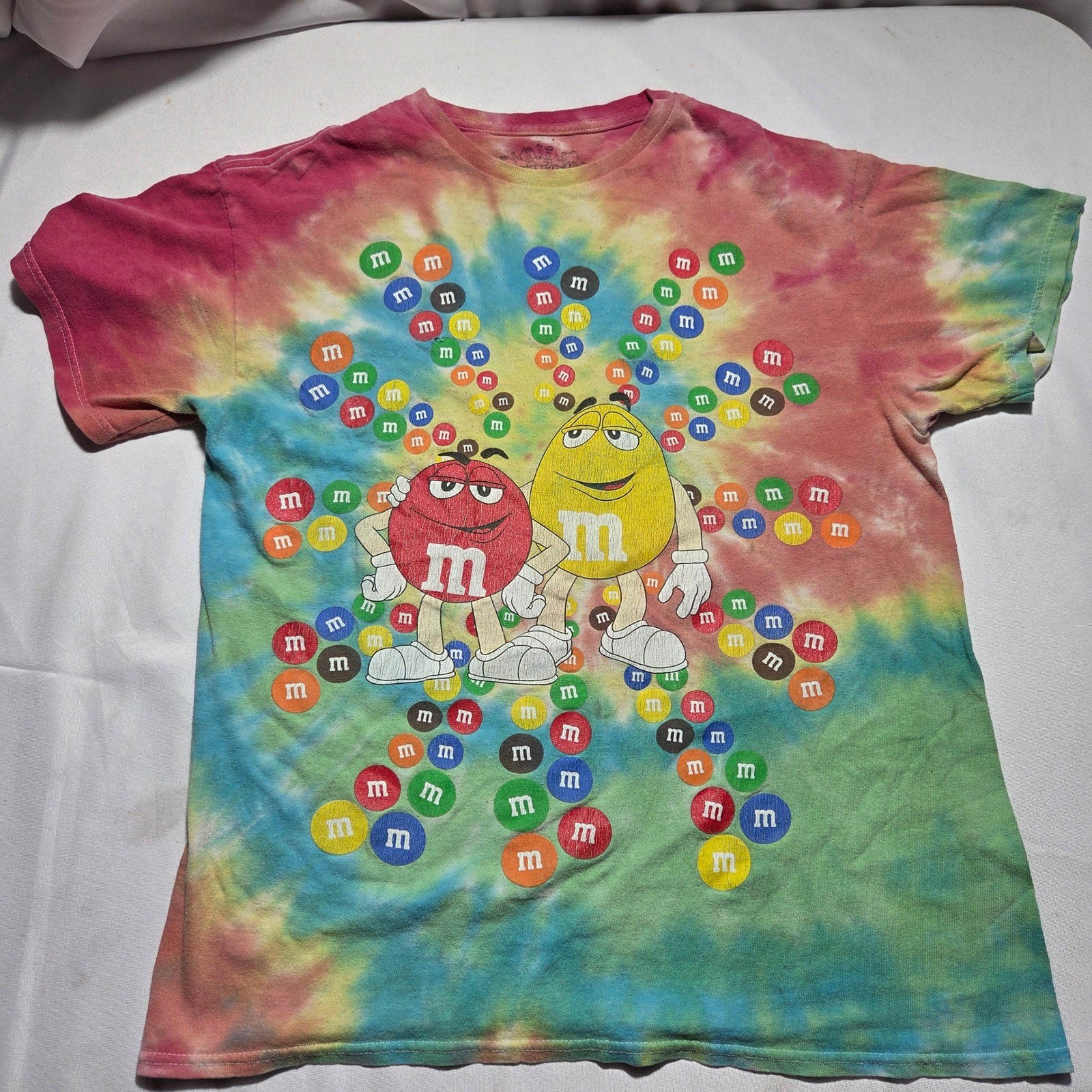 M&Ms Tie Dye Graphic T-Shirt Mens Medium Red Yellow Characters Rainbow Candy Tee