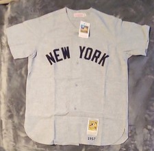2004 UD Yankee Classics Mitchell & Ness 1957 Tony Kubek Jersey