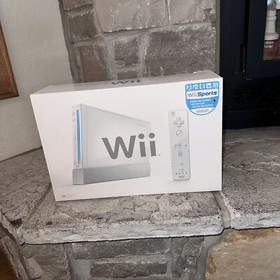 Nintendo Wii Console System in Original Box + 3 Controllers RVL-001 w/ NES Skin