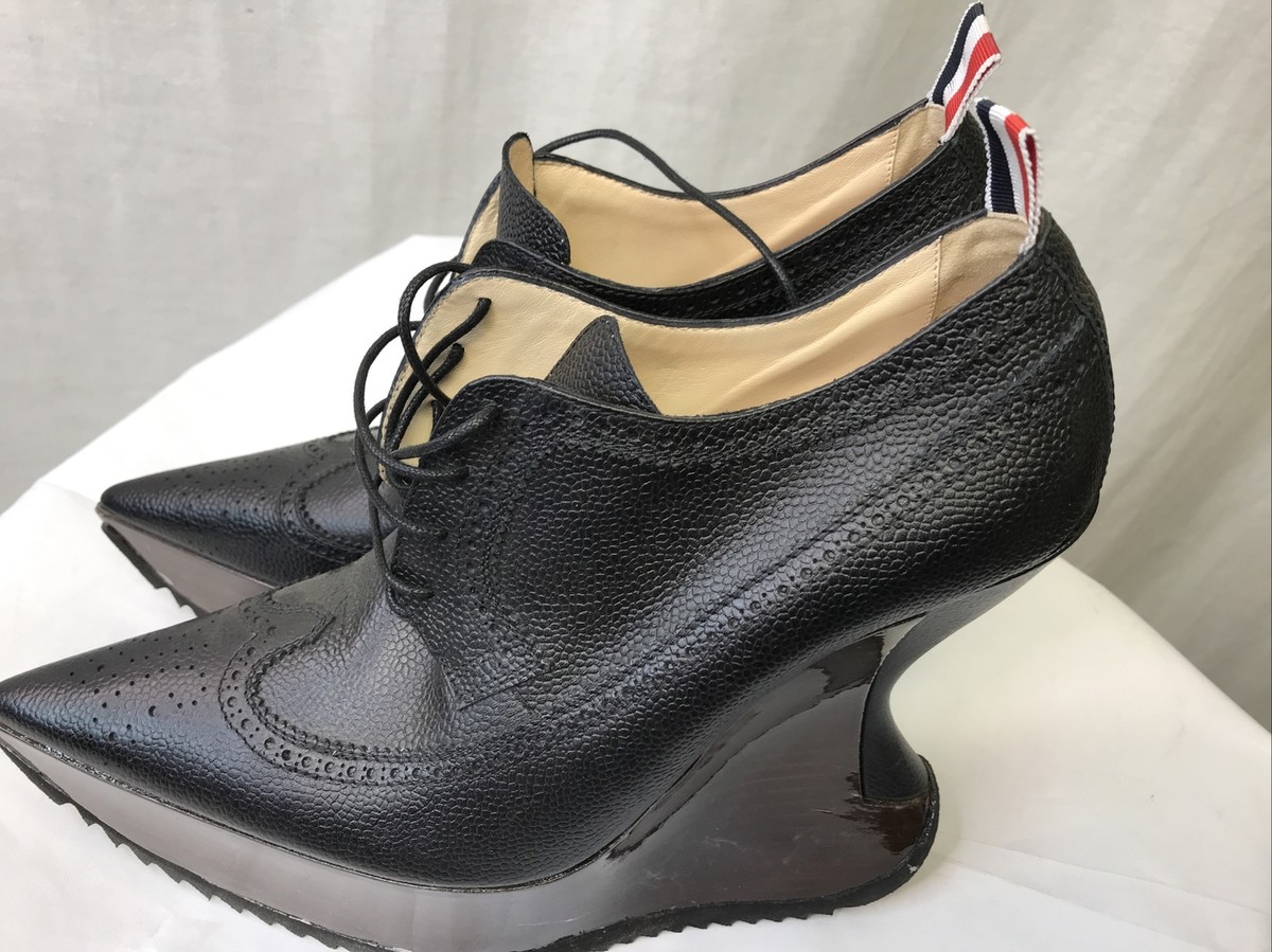 Thom Browne BLACK PEBBLED CALFSKIN BROGUE SPECTATOR LONG POINT Runway shoe Sz 40 Thom Browne BLACK PEBBLED CALFSKIN BROGUE SPECTATOR LONG  main image 2