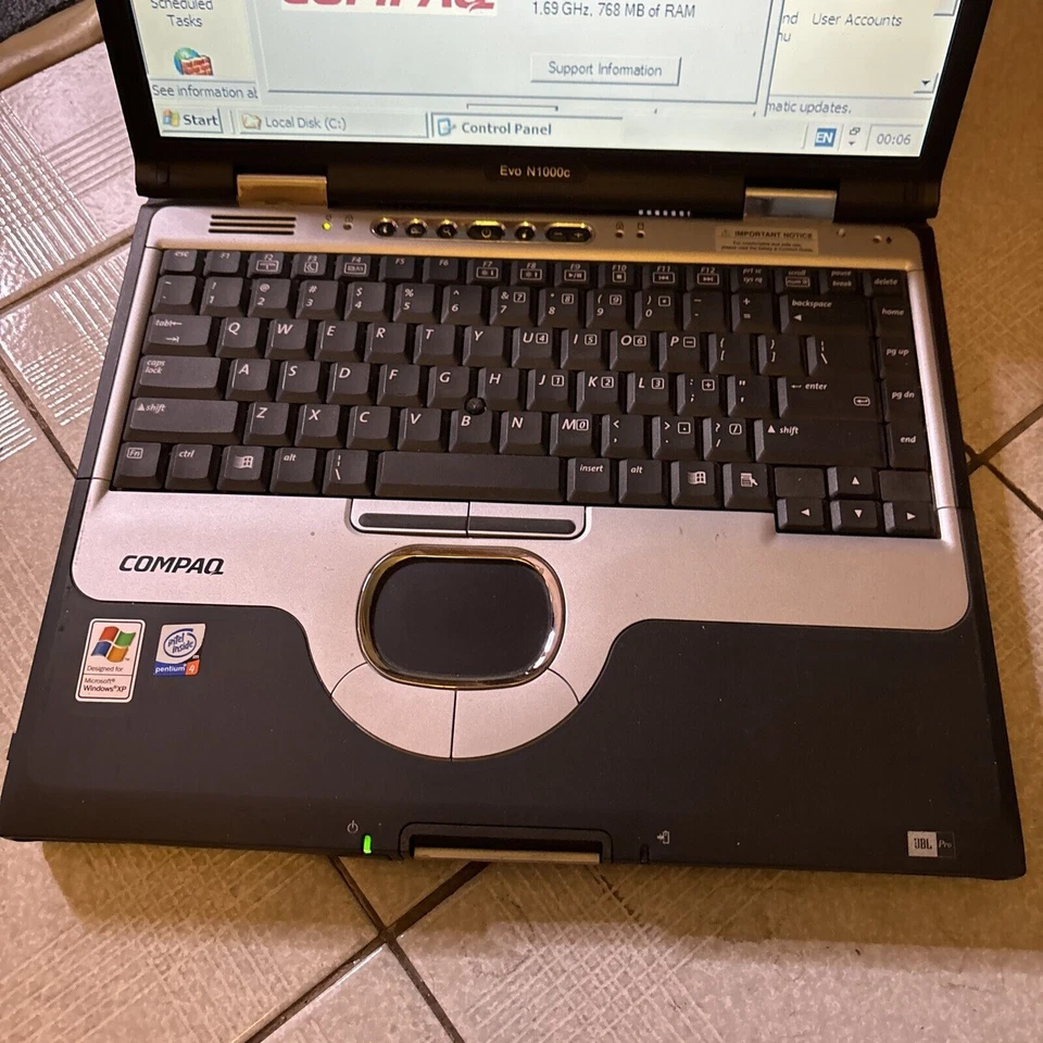 Compaq Evo N1000C 30gb HDD 768mb RAM 3.5" Floppy CD Drive *For Parts Or Repair* - Image 2 of 4